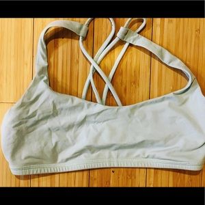 Lululemon sports bra Size 4